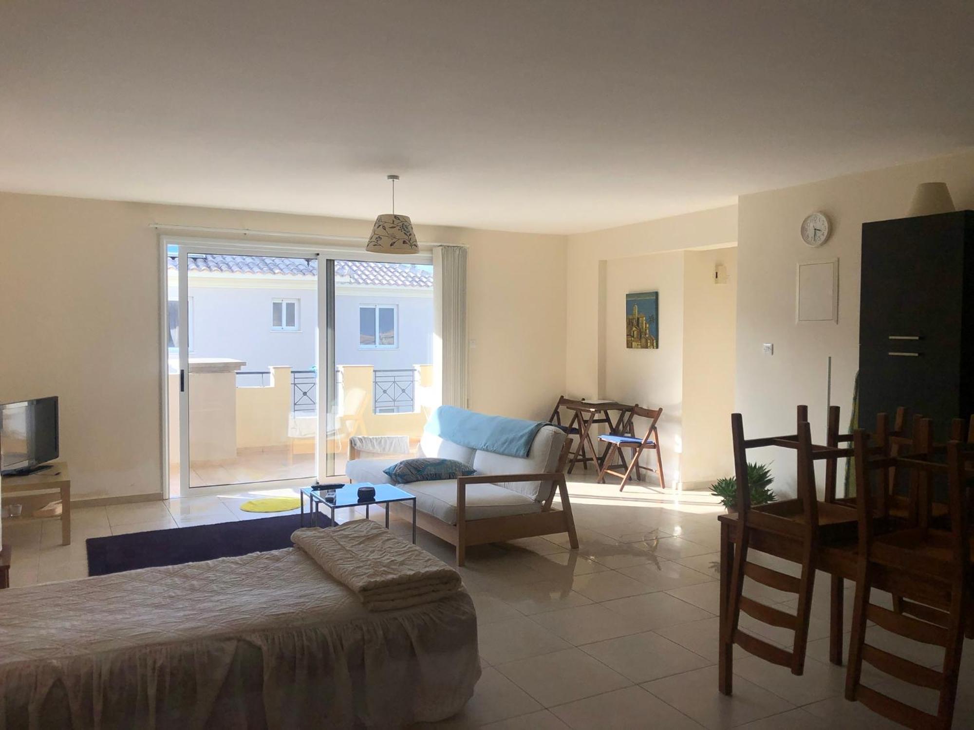 لارنكا Tranquil Country Condo الغرفة الصورة